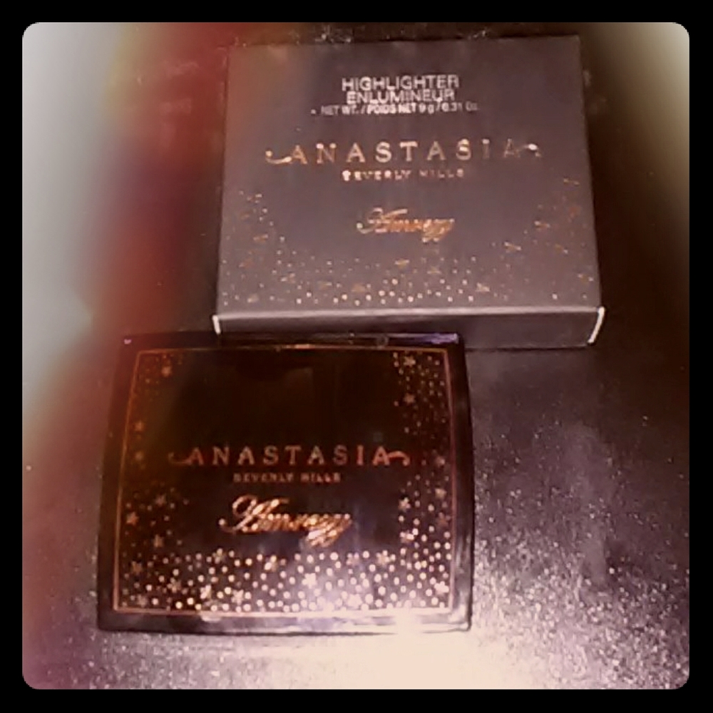 Anastasia Beverly Hills LE AMREZY